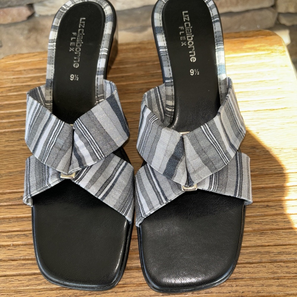Liz Claiborne Flex Grey Striped shoes peep toe sandals Wedge Heel womens sz 9.5